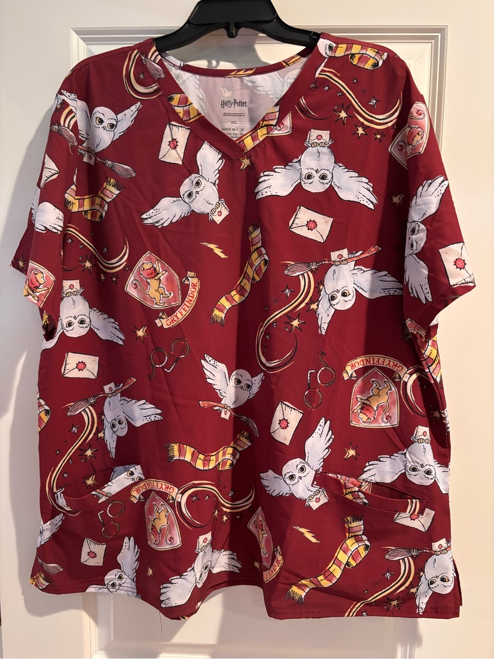 Harry Potter Gryffindor Scrub Top 3XL Hedwig Burgundy Medical Nurse Uniform